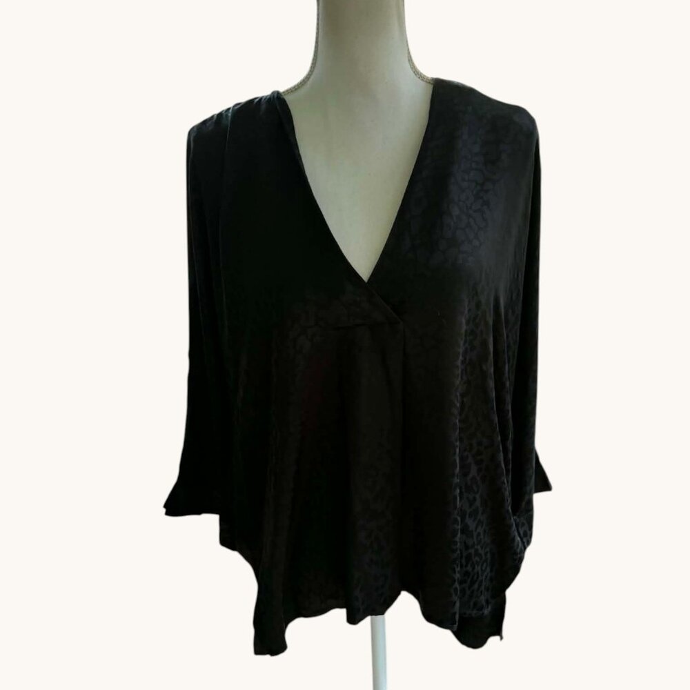 Harper Wren Snake Print Black Blouse NWT